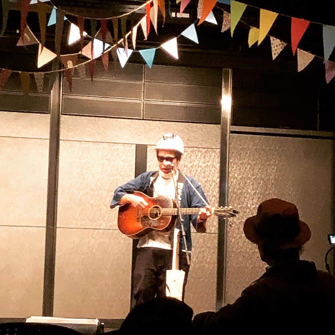 山川のりをのインスタグラム：「本日は姫路の姫路サウンドトポロジーにギターパンダ  出演します。イベントはもう始まってます。2000円/2500円/ツイキャスライブ配信2000円です。ワシはカニコーセンを堪能中！皆さんもそれぞれで会いにきてアイニージュー！」