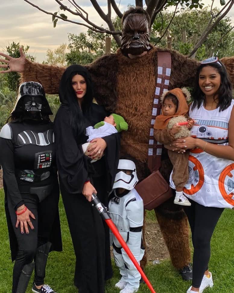 パウ・ガソルのインスタグラム：「#HappyHalloween  #Family #Familia ❤️  #Starwars 🙌🏼」