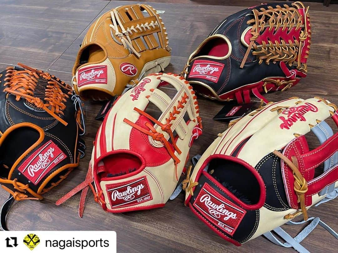 Rawlings Japanさんのインスタグラム写真 - (Rawlings JapanInstagram)「#Repost @nagaisports with @make_repost ・・・ 超限定　軟式グラブ入荷‼︎ 発売日は10月30日。 （予約可能）  ローリングス軟式グラブ NPBモデル　38500円（税込） しかもグラブスタンドも付いてきます。  #内竜也 #又吉克樹 #糸井嘉男 #加藤翔平  #福谷浩司  #小川泰弘  #秋山拓巳  #宗佑磨  #岡本和真  #ローリングス #ローリングス軟式グラブ #ベースボールパークナガイ ＃ナガイスポーツ #小牧市 @rawlings_japan_llc」11月1日 15時05分 - rawlings_japan_llc