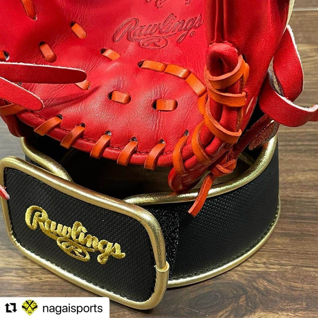 Rawlings Japanさんのインスタグラム写真 - (Rawlings JapanInstagram)「#Repost @nagaisports with @make_repost ・・・ 超限定　軟式グラブ入荷‼︎ 発売日は10月30日。 （予約可能）  ローリングス軟式グラブ NPBモデル　38500円（税込） しかもグラブスタンドも付いてきます。  #内竜也 #又吉克樹 #糸井嘉男 #加藤翔平  #福谷浩司  #小川泰弘  #秋山拓巳  #宗佑磨  #岡本和真  #ローリングス #ローリングス軟式グラブ #ベースボールパークナガイ ＃ナガイスポーツ #小牧市 @rawlings_japan_llc」11月1日 15時06分 - rawlings_japan_llc