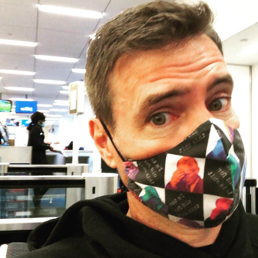 スコット・フォーリーのインスタグラム：「Pandemic travel. Gonna be great, right? Right!?!?Tips?」