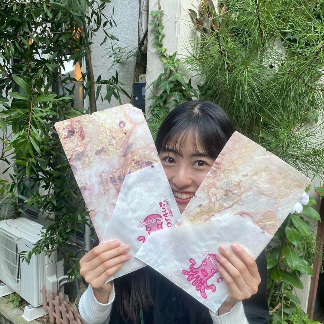 平塚麗奈さんのインスタグラム写真 - (平塚麗奈Instagram)「・ 5億年ぶりくらいの 爆食投稿、(?!)  新しいフォロワーさんは びっくりしちゃいますよね(笑) これが平塚でス⤴︎⤴︎⤴︎🏄‍♂️🤍  ゆっくりまったりお散歩しつつ、 自然に癒されながら 食べまくりました、ぃぇぃ ‼︎‼︎‼︎‼︎‼︎ ふう〜〜〜…幸せでした、‼︎🌼  #pacificdrivein  #amalficafe #たこせんべい　 #龍恋だんご #さざえ抹茶　 #torico  #とびっちょ」11月1日 20時39分 - hiratsuka_reina