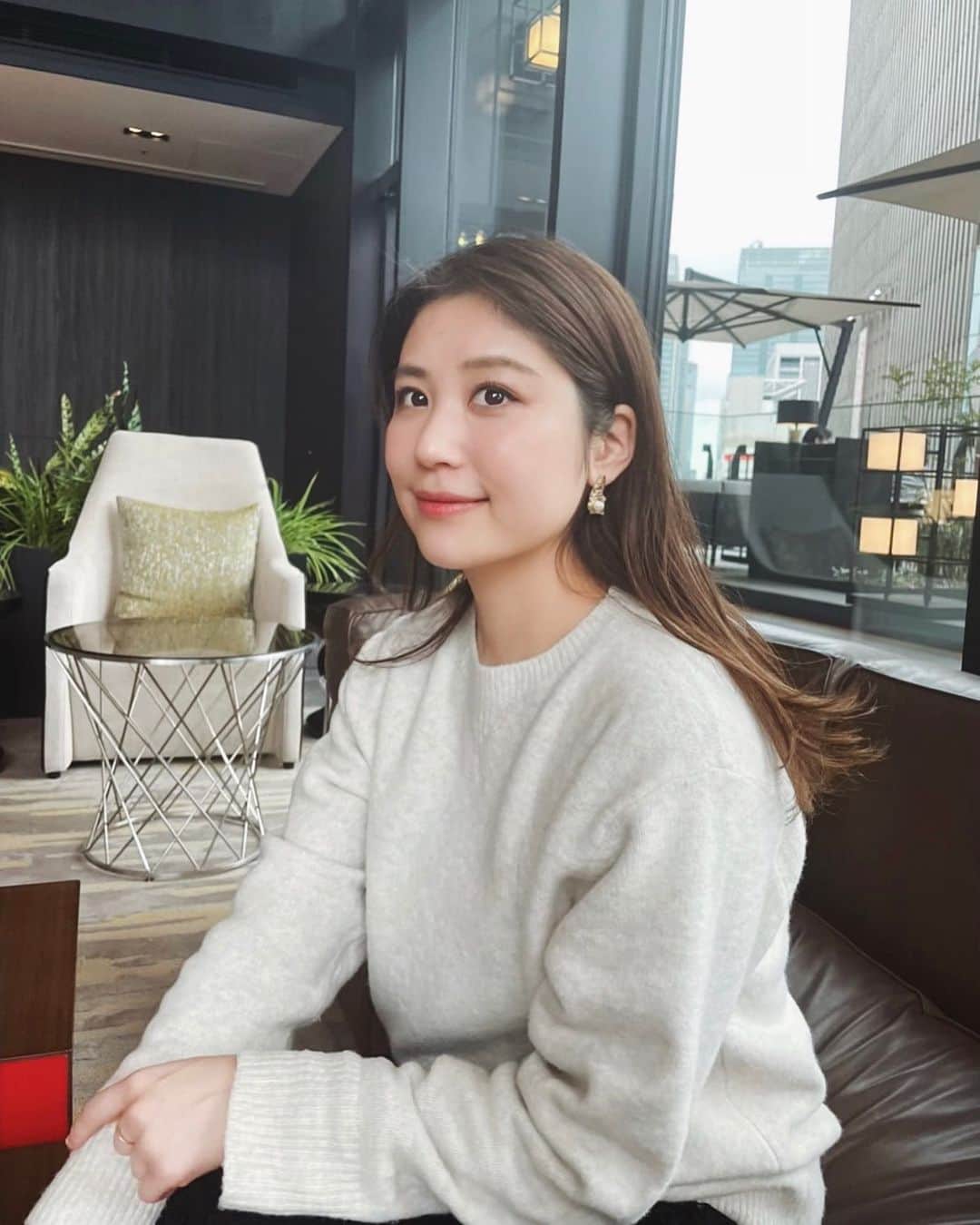 斎藤めぐみのインスタグラム：「Sunday💛﻿ もう11月なんて…😳﻿ ﻿ UNIQLOxJW ANDERSONのニットが﻿ とても良い💕﻿ ﻿ #ginza#Novemberfirst#lunch#wintepiscoming#got#sunday#uniqloxjwanderson#uniqlo#knit#jwanderson#thegatehotel#ゲートホテル東京#ランチ」