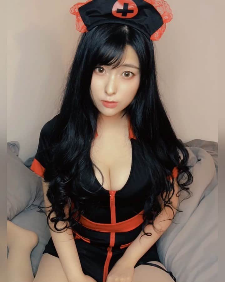 のインスタグラム：「動画ver.🎃💟 #ハロウィンコスプレ #ナース #コスプレ」