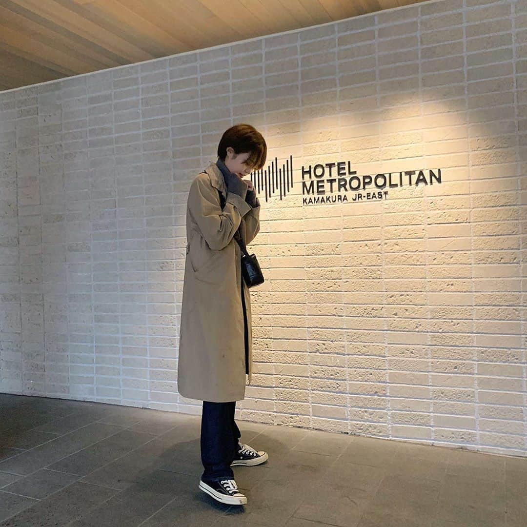 前田亜美のインスタグラム：「. . そいえばちょっと前に新しく出来た. 鎌倉のメトロポリタン行ってきた‪𓂃 𓈒𓏸◌‬. . 写真載せてなかった🌱. . .  和と洋な感じした‪ 𓈒𓏸お洒落だし落ち着くし…. . 部屋でYouTubeも見れるし. 何よりどこ行くにも近くて最高だった🦕⋆͛.  1階には無地カフェと無印良品もあったよ〜〜〜 . . #鎌倉 #鎌倉グルメ  #鎌倉カフェ  #江ノ島  #無印良品」