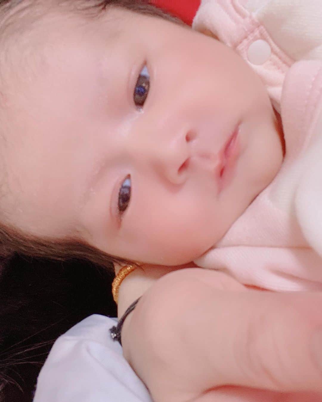 あきるなさんのインスタグラム写真 - (あきるなInstagram)「るりあが段々お姉ちゃんに似てきてる👶笑 . . . #赤ちゃん #赤ちゃんのいる生活 #赤ちゃんのいる暮らし #姉妹 #ベビー服 #ベビー #ママ #親子  #育児 #育児日記 #子供 #自撮り #セルフィー #ギャル #キャバ嬢 #新生児 #selfie #me #mama #baby #babygirl #japanesegirl #tiktok #youtube #youtuber #kids #kidsfashion #family #familytime #familyphoto」11月1日 15時58分 - runaruna1226