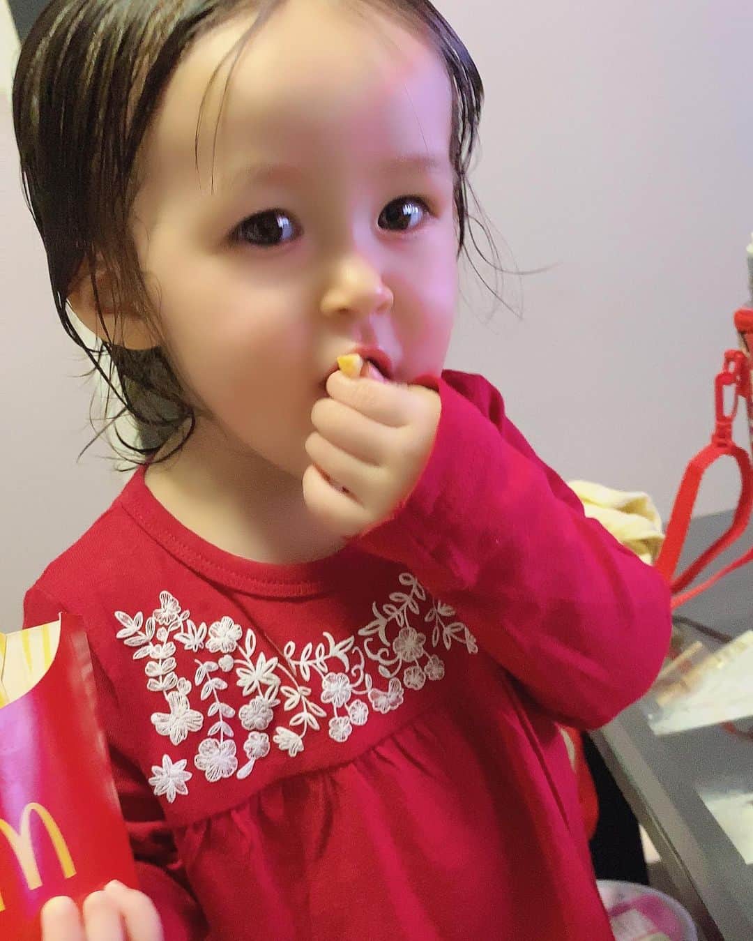 あきるなさんのインスタグラム写真 - (あきるなInstagram)「るりあが段々お姉ちゃんに似てきてる👶笑 . . . #赤ちゃん #赤ちゃんのいる生活 #赤ちゃんのいる暮らし #姉妹 #ベビー服 #ベビー #ママ #親子  #育児 #育児日記 #子供 #自撮り #セルフィー #ギャル #キャバ嬢 #新生児 #selfie #me #mama #baby #babygirl #japanesegirl #tiktok #youtube #youtuber #kids #kidsfashion #family #familytime #familyphoto」11月1日 15時58分 - runaruna1226