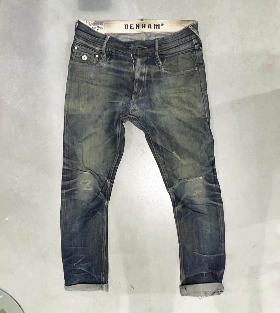 デンハムさんのインスタグラム写真 - (デンハムInstagram)「“Selvedge Sunday” DENHAM signature design model SKIN made in Japanese Selvedge denim, natural worn in. repost by @dutchdenimproject 👏🏼👏🏼 #inspired #inspire #selvedgedenim #selvedgesunday #selvedge #denim #jeans #denham #jasondenham #denhamthejeanmaker #japanesedenim #thetruthisinthedetails」11月1日 16時06分 - denhamthejeanmaker