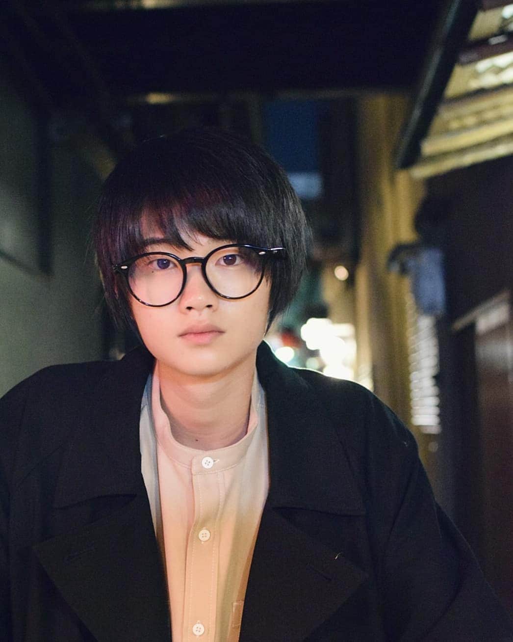 外山将平のインスタグラム：「11月も宜しくお願い致します^_^ 残り2ヶ月悔いのないように！ 冷え込んできて乾燥もするので 体調にはくれぐれも気をつけましょうね！  photo by:key #作品撮り #ノーセット #photooftheday#camera#portrait#model#外山将平#役者#俳優#今日の外山#ootd#Nikon#一重 #写真#撮影#カメラ#ポートレート#ファインダー越しの私の世界#カメラ好きな人と繋がりたい#黒髪#メガネ男子#秋#autumn#fashion#被写体#モデル#男の子 #京都#京都観光#ロケ」