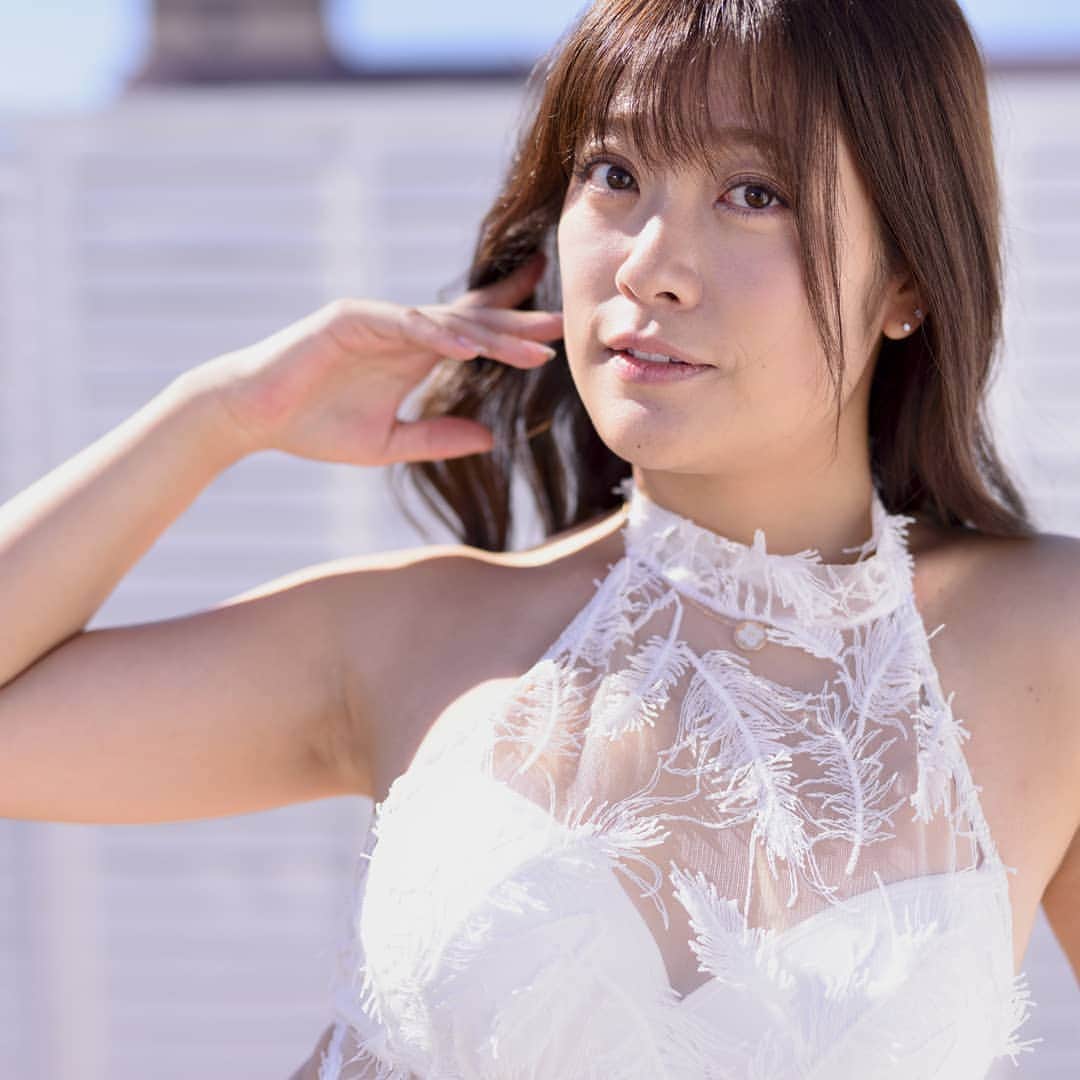 国友愛佳のインスタグラム：「11月だねー、気が早いけど、11月29日(いい肉の日)が楽しみだよー(*σ´ｪ｀)σ」