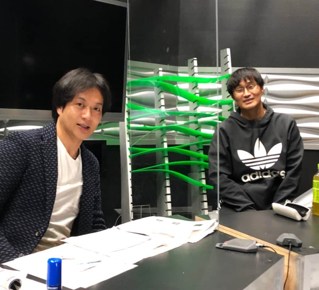 山田泰三さんのインスタグラム写真 - (山田泰三Instagram)「ラリーガ第8節は「アラベスVSバルセロナ」⚽️ バルサは10人の相手を崩しきれず引き分け止まり。 チャンピオンズリーグでユベントスに勝ったものの、これでリーグ戦は4試合勝利なしとなりました。 変革のシーズンとはいえ、結果も求められるのがバルセロナ。 メッシのプレーにキレがないのも気になりますね。 表情も浮かない気がします😢 アルディージャは・・ Twitterに書きました😅 #WOWOW #ラリーガ #アラベス #バルセロナ #メッシ #安永聡太郎 #サッカー #サッカー好き #サッカー好きな人と繋がりたい #アナウンサー」11月1日 16時46分 - taizoyamada_official