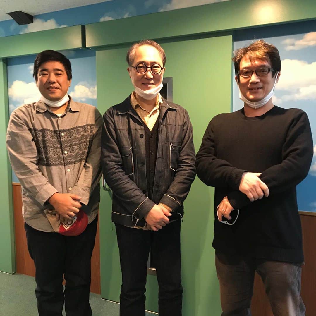 佐野史郎のインスタグラム：「今日はナレーション録り。 ウルトラマンマックスのナレーションで通ったスタジオ、懐かしや😆 別のスタジオには、なんと、ウルトラマンZの武居正能監督が‼︎ マックスでお世話になった八木毅監督と三人で🎬 #ウルトラマンZ #ウルトラマンマックス https://t.co/REs7GwXLHL」