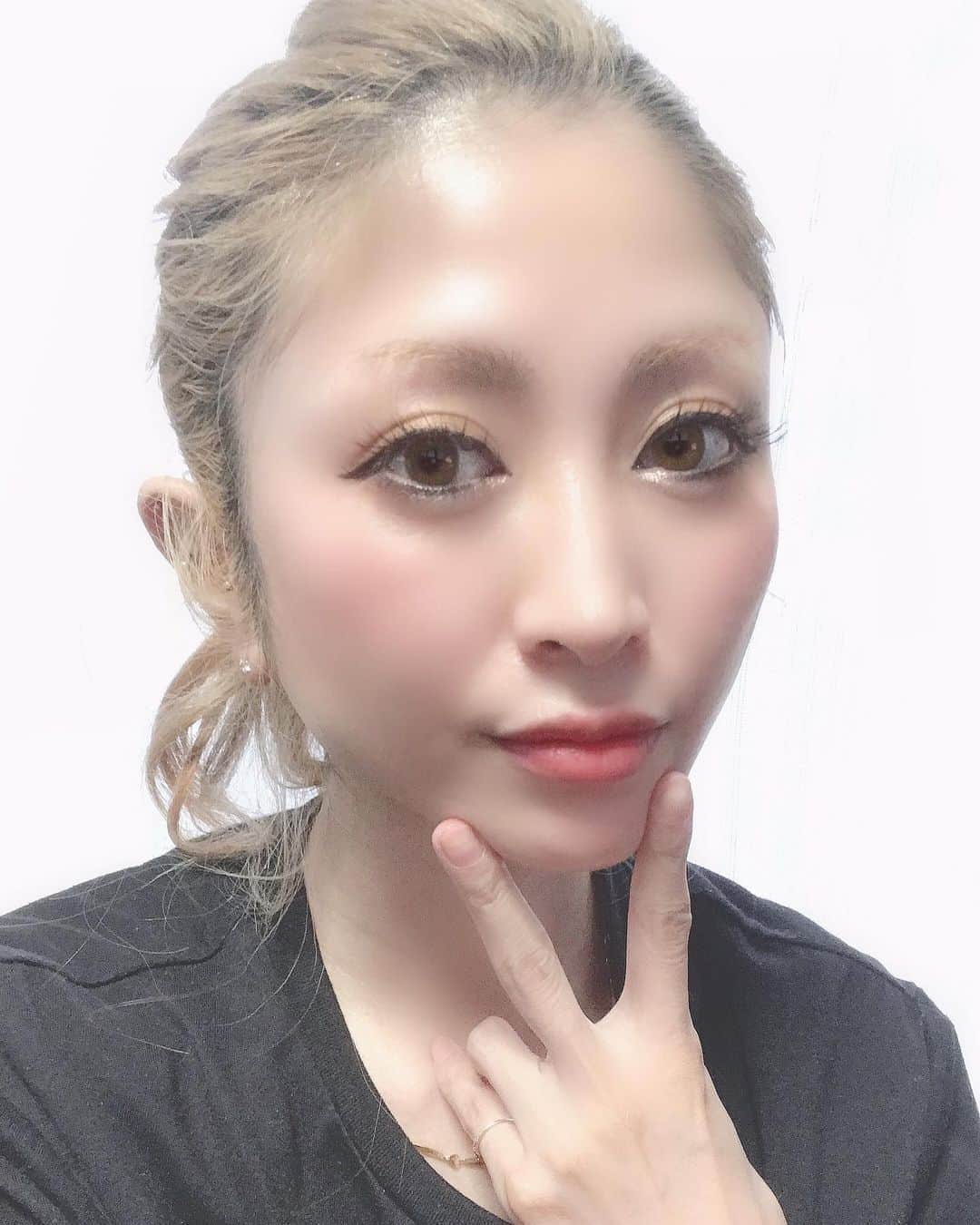 のインスタグラム：「今日はお手伝いで #りゅう焼き 焼かせていただきました🍀 味は、#あんこ #白あん #カスタード #チョコレート があります🥰  次は再来週あたりの日曜日に居ますので、是非食べに来てください🤗🍀 場所は 熊本県上益城郡御船町の役場近くの恐竜動物園の向かい側くらいです🥰」