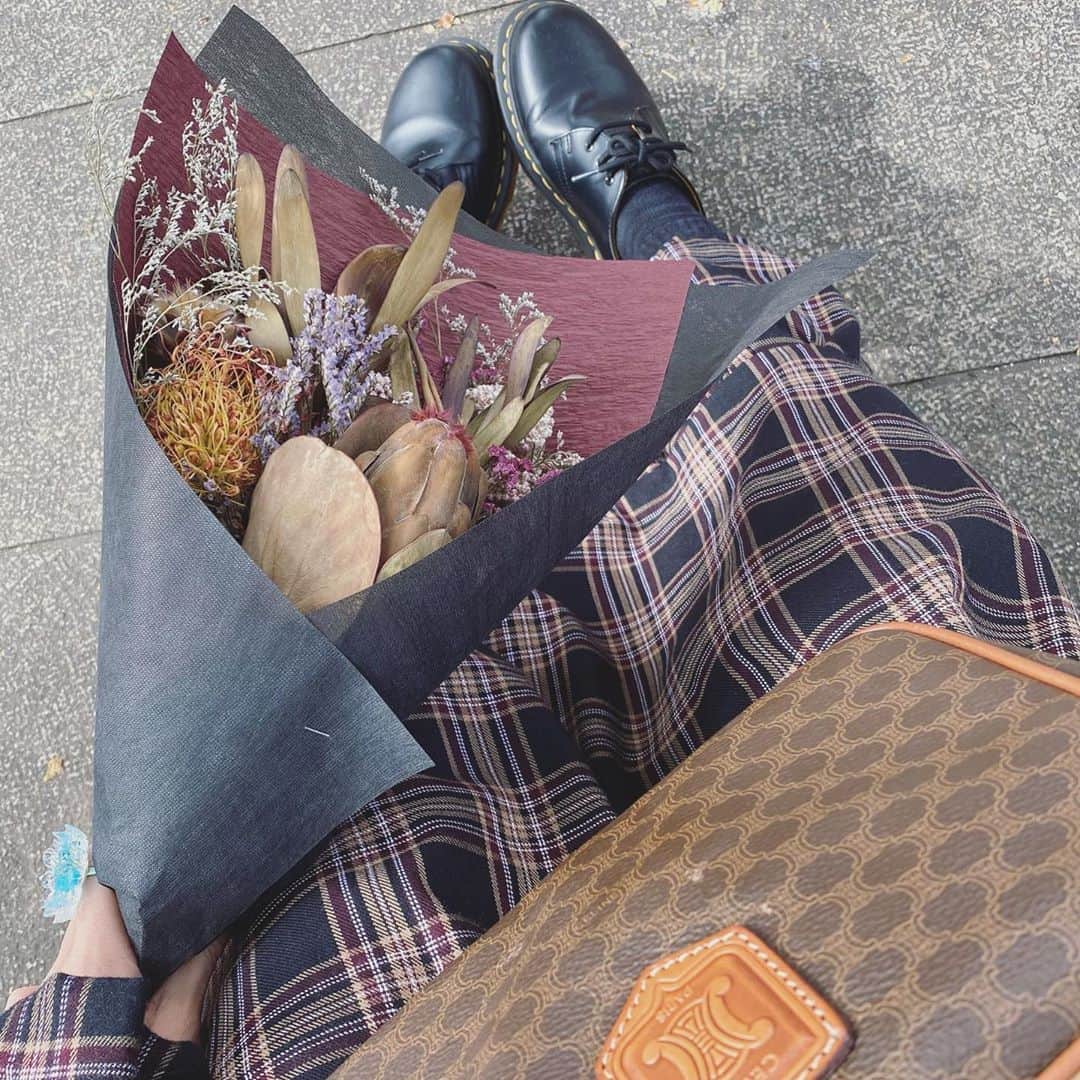 のインスタグラム：「🌼🍂🍂  I bought a dryflower. @erika19941118   #dryflower#flower#yokohama#showcase#CELINE#ドライフラワー#ガーデンネックレス横浜#ガーデンネックレス横浜2020」