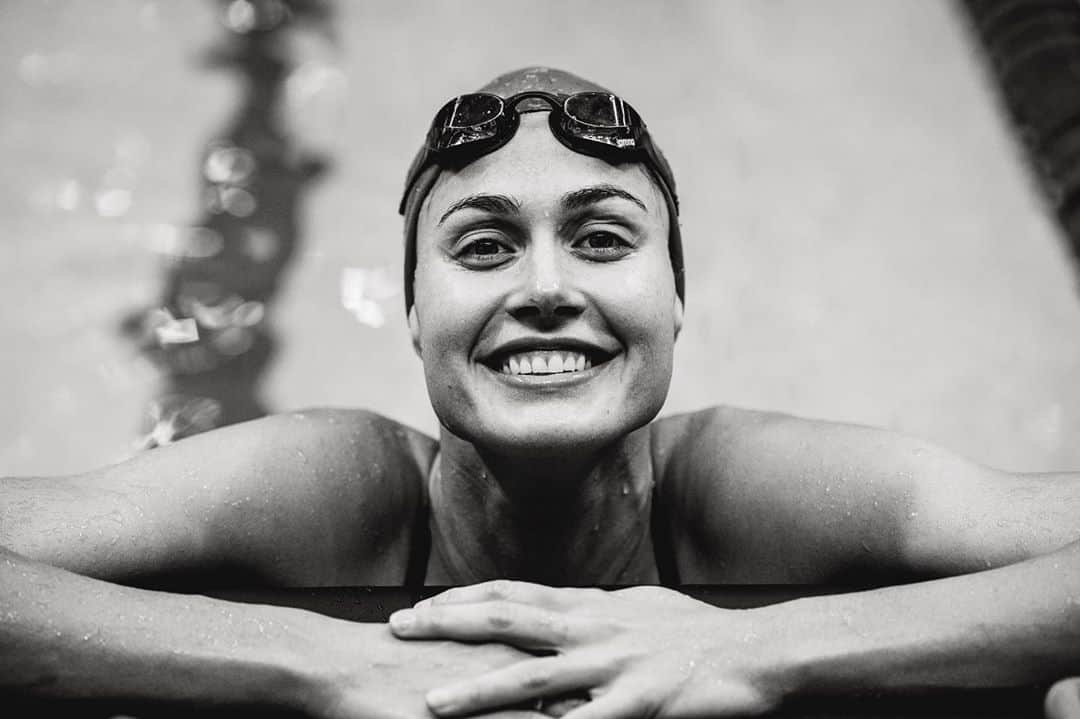 ズザンナ・ヤカボスのインスタグラム：「race day  📷 @minekasapoglu  ⚡️ @energystandard  🌊 @iswimleague  💧 @iswimleague_news」