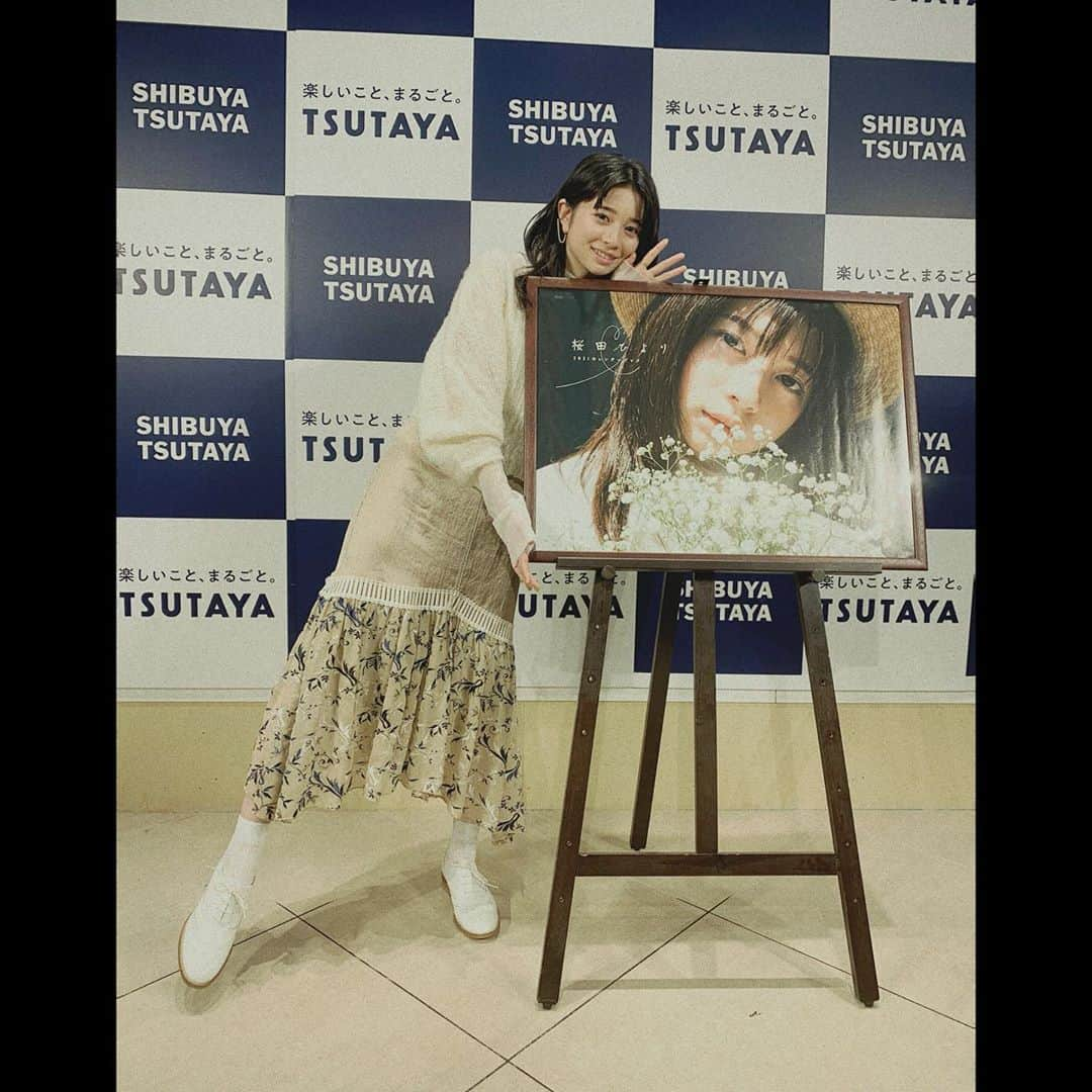 桜田ひよりさんのインスタグラム写真 - (桜田ひよりInstagram)「カレンダーお渡し会ありがとうございました〜😀  衣装はこちら↓ @arobe_official」11月1日 17時37分 - hiyori_sakurada_official