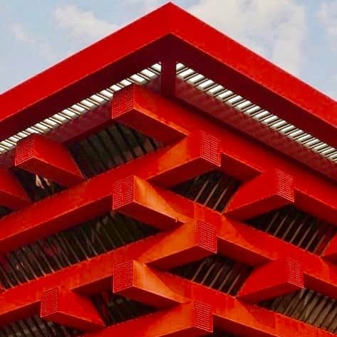 のインスタグラム：「#red #feelingred #redarchitecture」