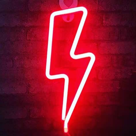 のインスタグラム：「#feelingred #redlight」