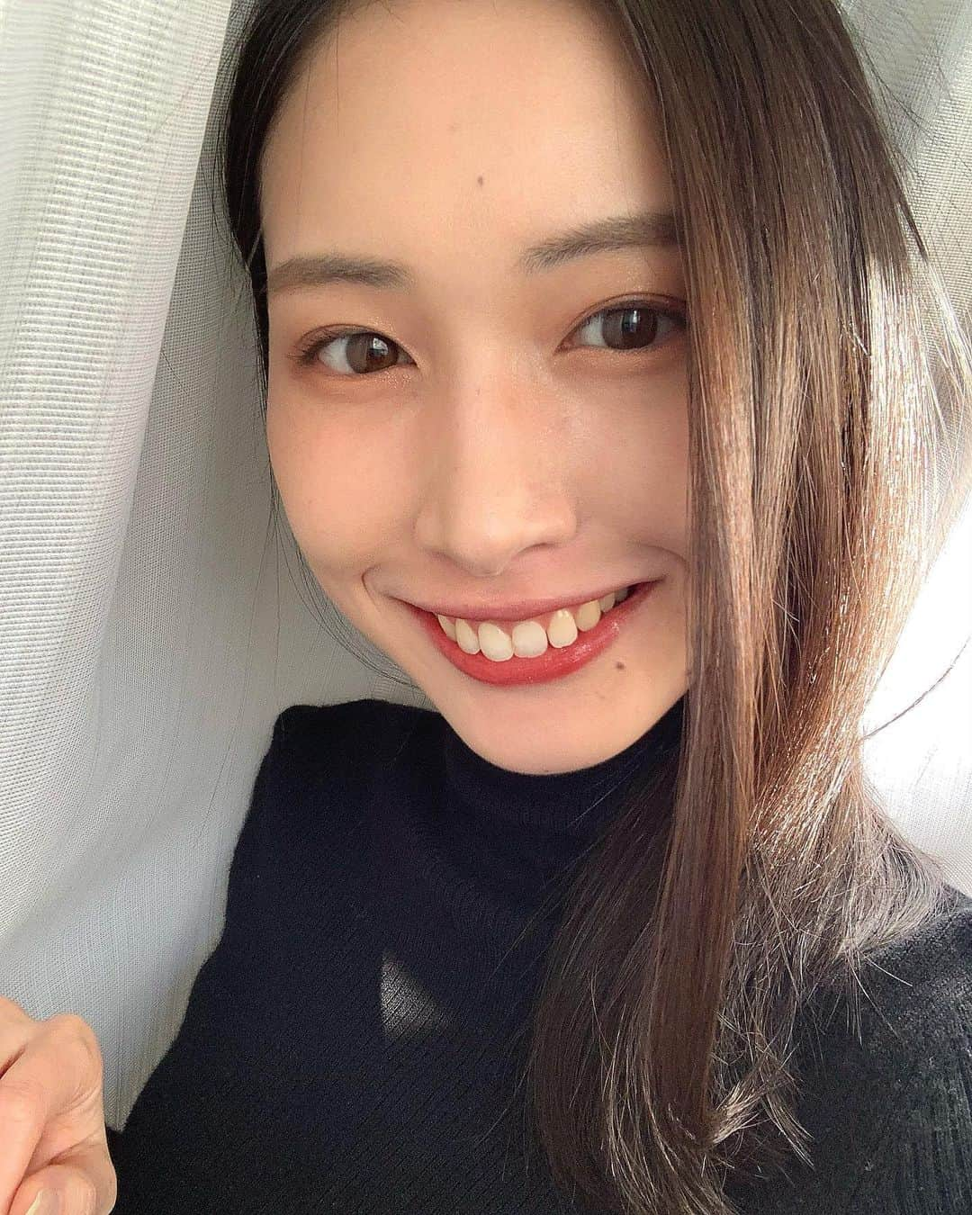 糸川菜央さんのインスタグラム写真 - (糸川菜央Instagram)「LuLuLun(@lululun_jp )様より、ご協賛いただきました💐  先週あたりから、頂いたクレンジングシート、パック、保湿クリーム、化粧水を使わせていただいてるのですが、肌の調子がとても良くて本当に嬉しいです😭❣️  なかでもオーガニックパックは香りが良すぎてリピートしたいです！！！疲れが取れる！！癒し！！！私のイチオシは『ローズ』🌹  #ルルルン #lululun  #ミス学習院コンテスト2020 #ミス学習院 #学習院大学 #ミスコン #大学ミスコン #2020  ちなみに…2枚目の写真、少しオシャレに撮ってみたくて布を敷いていますが、アウターです。笑」11月1日 17時37分 - nao_itokawa