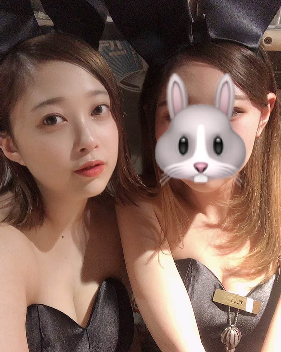 れもんのインスタグラム：「． 出勤してまして🐰🔥 お隣はさいきんずっといっしょのれい👼🏻」