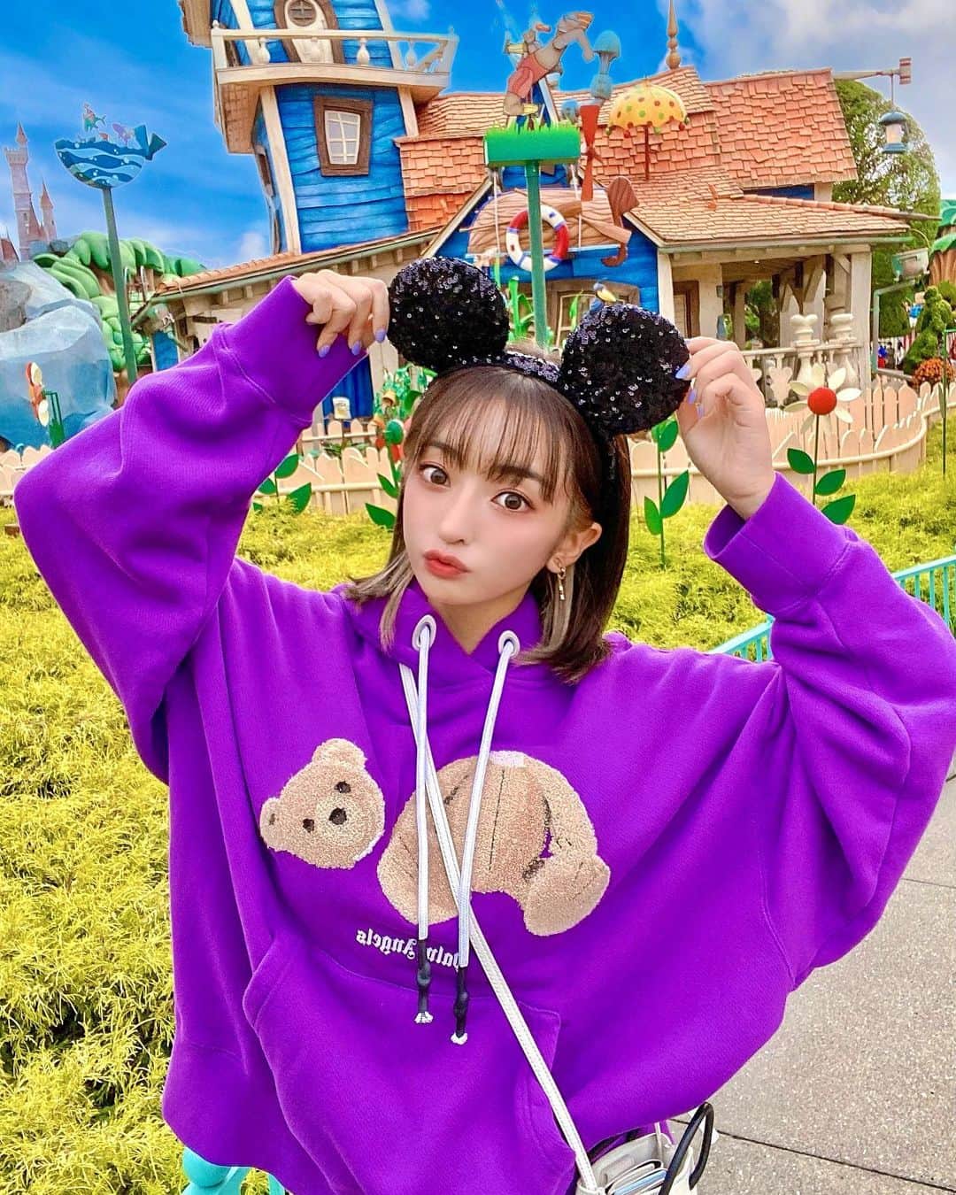ERENAのインスタグラム：「人多かったなあ🐭🏰」