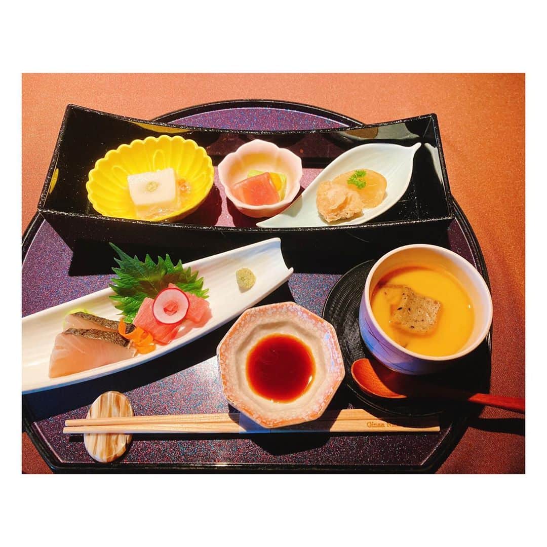 水上真理さんのインスタグラム写真 - (水上真理Instagram)「土曜日は ばーどちゃんと銀座ランチ✨ . 美味しすぎた🥰 . #happy #smile  #lunch  #銀座 #和食」11月1日 17時58分 - mari_komorebi