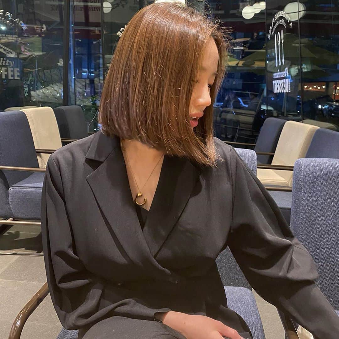 ソ・ウナのインスタグラム：「신부 입장도 하기전에 내가 먼저 우는 이유는 뭘까;; (머쓱)」