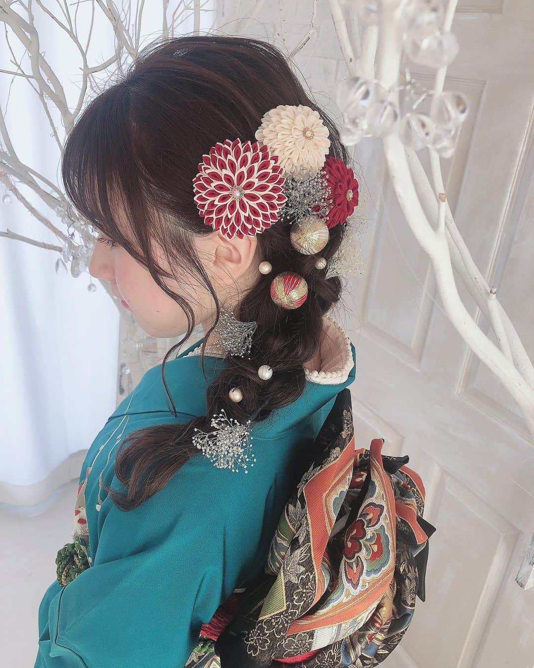 永野芹佳さんのインスタグラム写真 - (永野芹佳Instagram)「成人式の前撮りしてきた♡ 振袖はママの振袖を着たよ☺️💕  髪飾りは知り合いの方に手作りで 作ってもらったの！　  可愛すぎて一目惚れ♡  #成人式  #振袖 #ママ撮影」11月1日 18時14分 - iroziro_serika