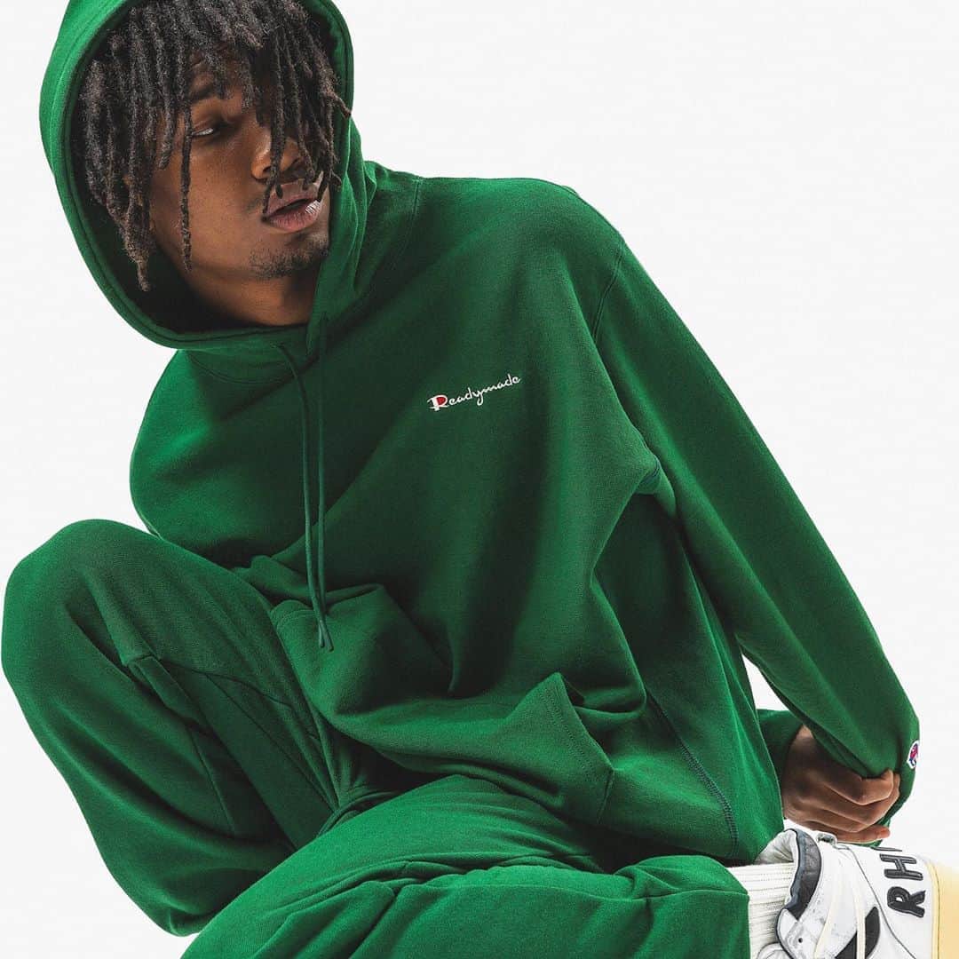 HYPEBEASTさんのインスタグラム写真 - (HYPEBEASTInstagram)「@hypebeaststyle: @readymade_official has unveiled its Fall/Winter 2020 collection. The set includes logo hoodies and matching sweatpants with READYMADE branding stylized to imitate two Champion logos, alongside a graphic T-shirt, and 3P Crew socks. Look for the pieces to be available via @hbx on November 1 at 9AM EST.⁠⠀ Photo: HBX」11月1日 18時17分 - hypebeast