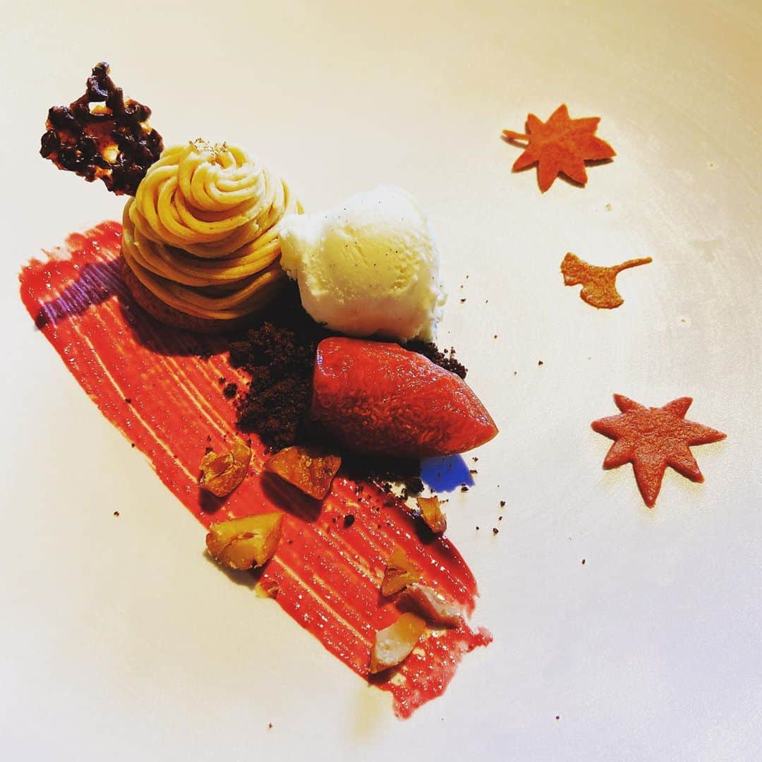 和田安佳莉さんのインスタグラム写真 - (和田安佳莉Instagram)「食欲の秋。 今日はものすごーく嬉しいことがありました。 . #なんの報告 #食欲の秋 #このモンブラン美味しかった #八芳園 #モンブラン #コンポート」11月1日 18時20分 - akariwada_official