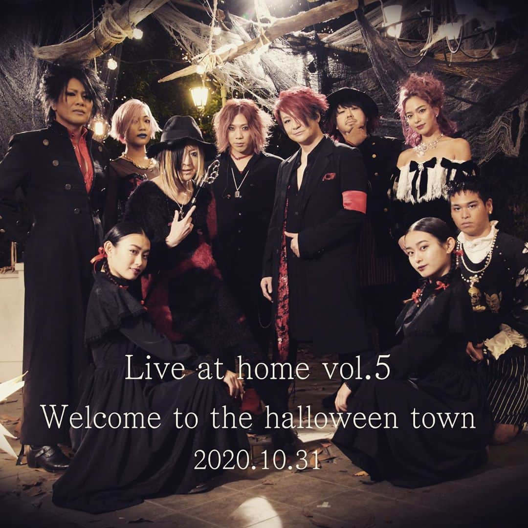 TERUのインスタグラム：「^_^  Live at home vol.5が無事終わり1日が経ちました。  アーカイブを見て改めて思いますが、この楽しさがより多くの方たちに届いて少しでも世の中が明るくなって欲しいですね。  ANKAN〜ANRIちゃん＆KANNAちゃんの可愛さとCOOLさが交差するキレッキレのダンス。  OWNSEAN〜UNAちゃん＆MATCHA君のお洒落な音楽を奏でるリズミックなDJ。  REOちゃんの妖艶でありながらどことなく切なさを優しい愛で包み込むようなピアノ。  MASS君の匠なサウンドメイクとバンドマスター的な存在感。  CHIYUのベースへの情熱から発せられるより高みへ向かう強さと優しさ。  HISASHIの変幻自在な、それこそ魔法のように心を躍らせる旋律！そして遊び心。  TOKIさんの90年代ロックに対する憧れや愛情が溢れ出たパフォーマンス。  どこを切り取っても素晴らしい瞬間でした。  そして、僕が思い描く世界をより深みを出し表現してくれたスタッフの皆さん！  ありがとうござました！  見てくれたみんなにも勿論感謝です！  元気になった！と言う声が僕の原動力なので、これからも楽しいエンタメを皆さんに届けていきたいと思います！  Live at home vol.6、いつになるかわかりませんが必ずやるので楽しみにしててくださいね！  TERU」