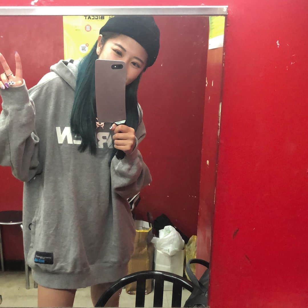 EON（梶野恵園）のインスタグラム：「﻿ ﻿ ﻿ 🔪🔪🔪🔪🔪﻿ ﻿ ﻿ ﻿ 話題の包丁iPhoneケースです」