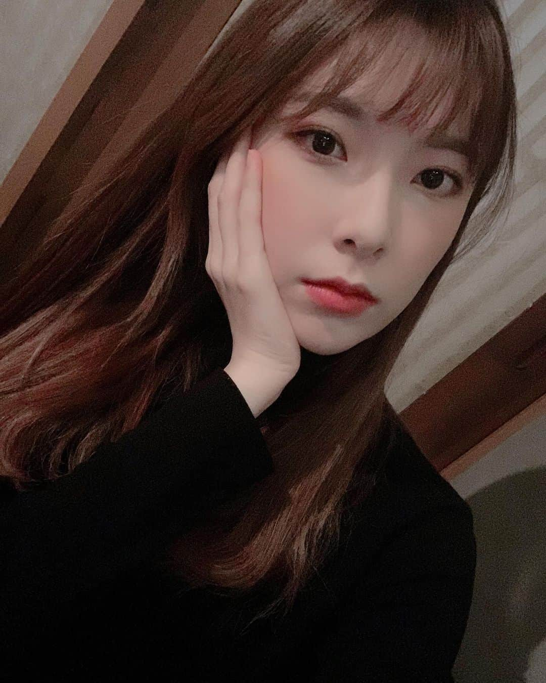 ヘミ さんのインスタグラム写真 - (ヘミ Instagram)「치통 아닙니다 🙄🙄」11月1日 18時36分 - pyopyohyemi