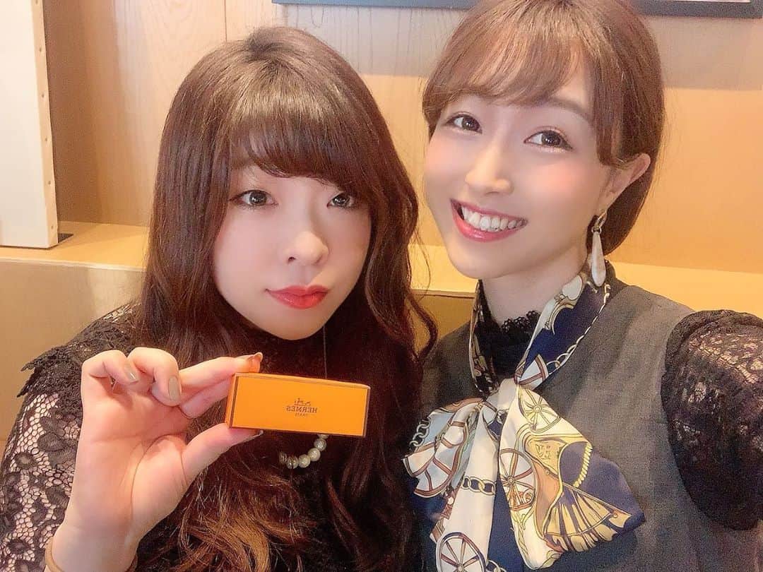 のインスタグラム：「◌𓈒𖡼﻿ 今年のハロウィンは アプリで雰囲気だけ楽しんだよ👻 ㅤㅤ 友達への誕生日プレゼント 喜んでもらえてよかった♩ 色も似合ってた🥰！ 29歳楽しもうね♡ ㅤㅤ ┈┈┈┈┈┈┈┈┈┈┈┈┈┈┈┈┈┈┈┈┈ #happyhalloween #happybirthday #halloween #birthday #birthdaypresent #hermes #rouge #rougehermes」