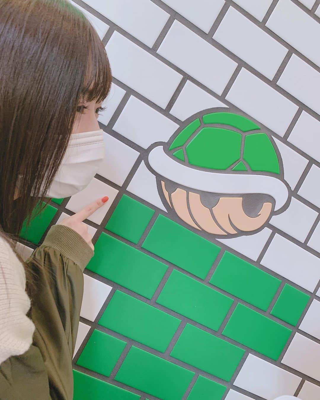 内木志のインスタグラム：「イベントの前日に みれいちゃんと少しだけユニバに行ってきました😊💕 3時間くらいしか無かったんだけど…ジョーズ🦈とフライングダイナソー🦕とスパイダーマン🕸に乗れて満足🤩 マリオのコラボパンケーキボリューミーで美味しかった🥞 #ユニバ #USJ #マリオ」