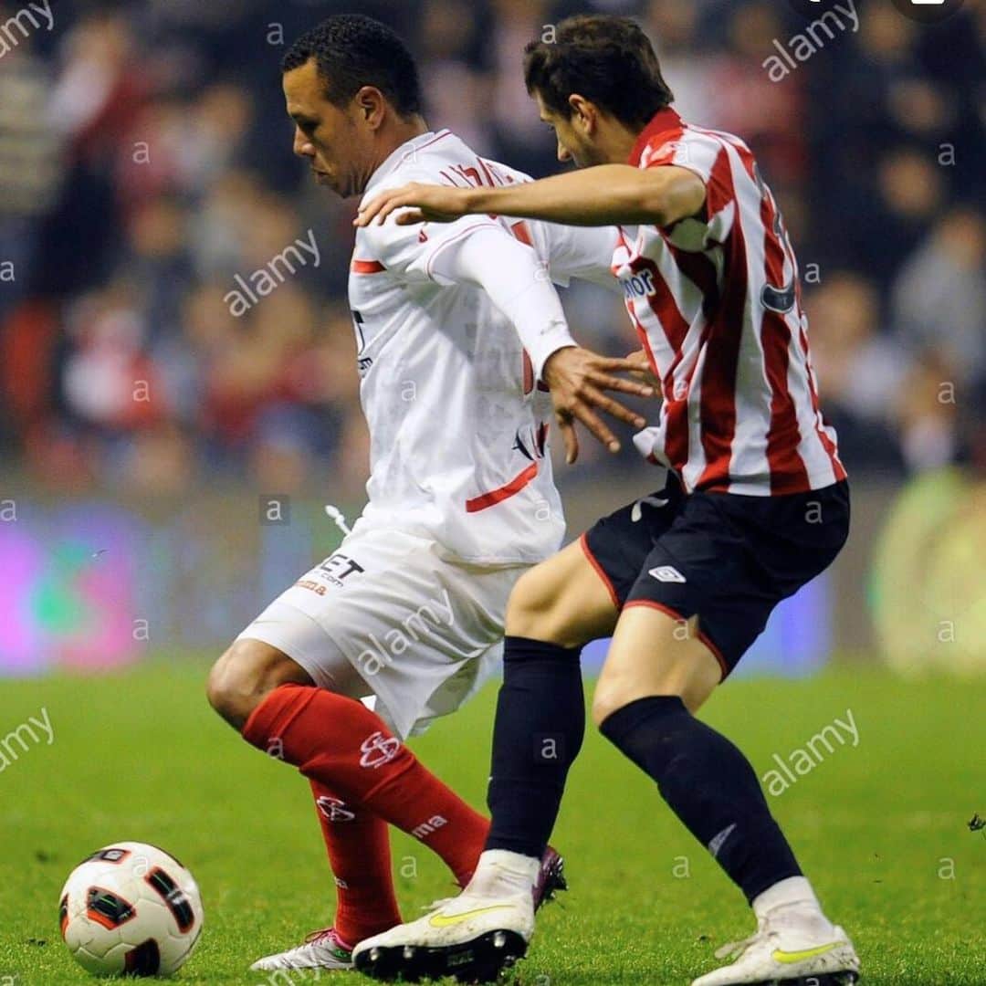 ボルハ・エキサのインスタグラム：「@athleticclub vs @sevillafc  #2011⚽️ 🔴⚪️ #luisfabiano #borjaekiza #memories #sanmames」