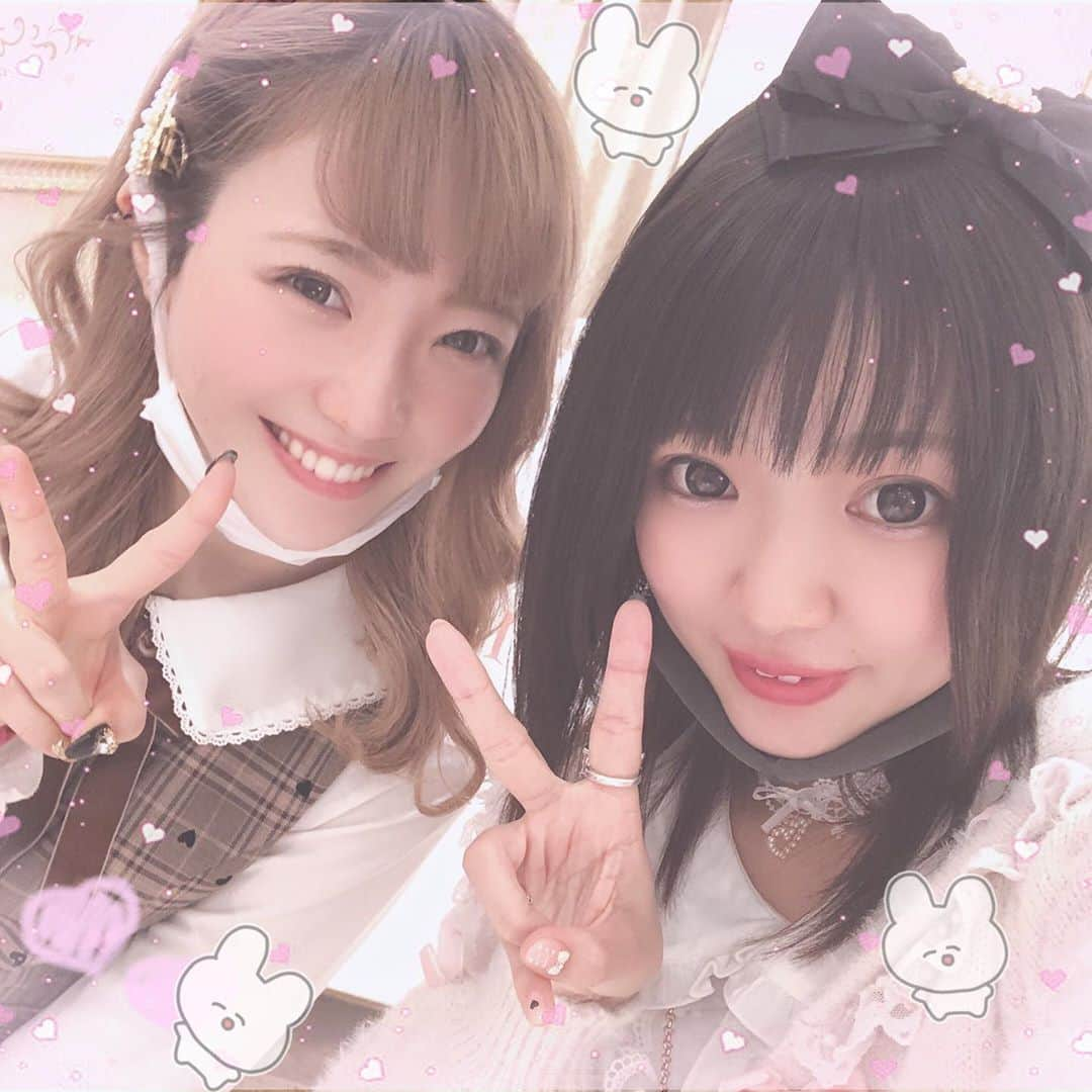 音羽莉夢のインスタグラム：「いつもありがとう🥺💗🖤 だいすき((´｡•ω(•ω•｡`)‥ｷﾞｭ  #童顔ロリ巨乳 #合法ロリ #ロリコンホイホイ #撮影会モデル #音羽莉夢 #アミックエンターテインメント  #グラドル自画撮り部 #グラドル #リズリサ #lizlisa」