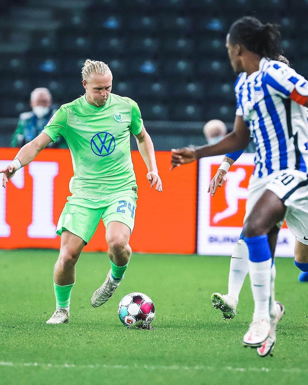 VfLヴォルフスブルクさんのインスタグラム写真 - (VfLヴォルフスブルクInstagram)「Wieder Remis! #bscwob 1️⃣:1️⃣ #Bundesliga #immernurdu #vflwolfsburg #arbeitfussballleidenschaft #immer_hungrig」11月2日 4時17分 - vfl.wolfsburg