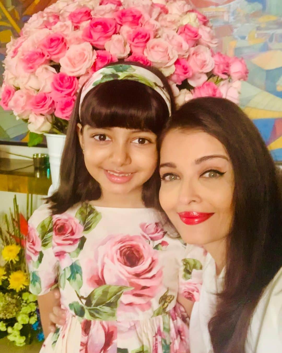 アイシュワリヤー・ラーイのインスタグラム：「✨🥰❤️THE ABSOLUTE LOVE OF MY LIFE, Aaradhya my ANGEL... I LOVE YOU ETERNALLY, INFINITELY and UNCONDITIONALLY 😘THANK YOU forever and beyond 😍💖🌹🌟And Thank you to Alllllll my well-wishers for ALL your Love, blessings and BEST WISHES today and everyday 💝GOD BLESS ALWAYS ❤️」