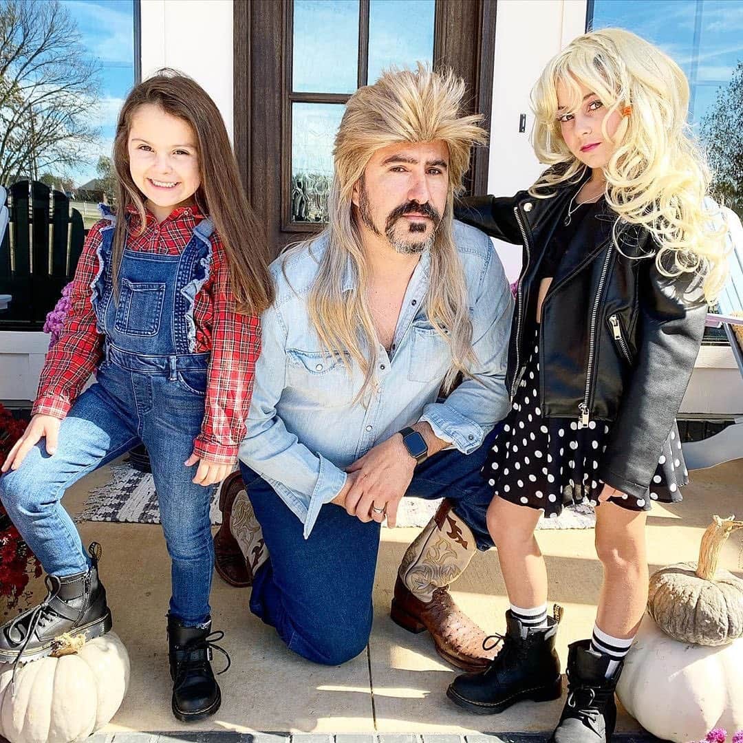 ビリー・レイ・サイラスのインスタグラム：「These are incredible! Hope everyone had a safe and Happy Halloween!」