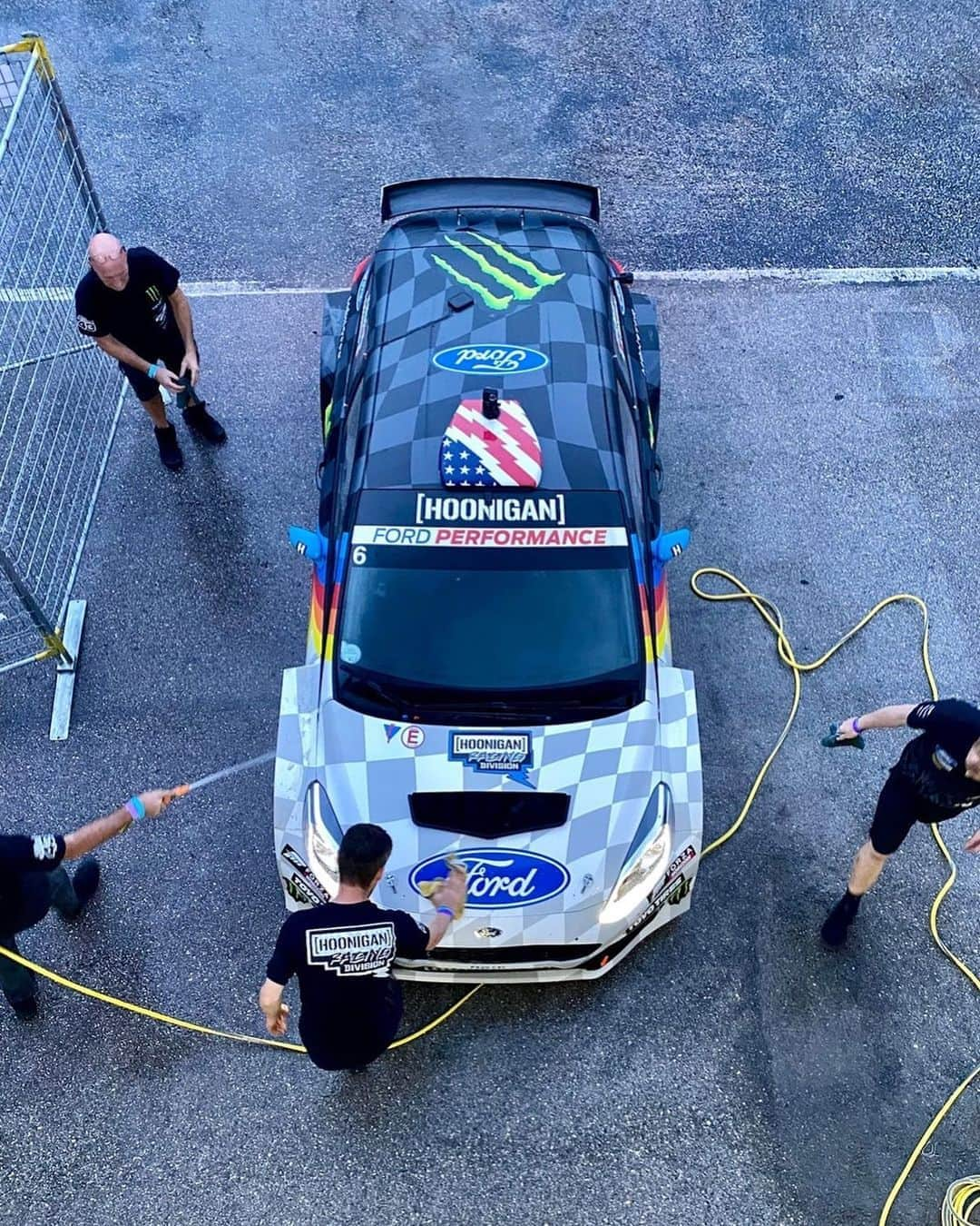 ケン・ブロックさんのインスタグラム写真 - (ケン・ブロックInstagram)「The Hoonigan Racing squad cleaning and reprepping our Ford Fiesta Rally2 after a long day of stage rally here in Barbados. Thanks to @SonaxUSA for making the process faster and better to make this thing look good! Final day of racing starts this morning. #RallyBarbados #FordFiesta」11月2日 5時05分 - kblock43