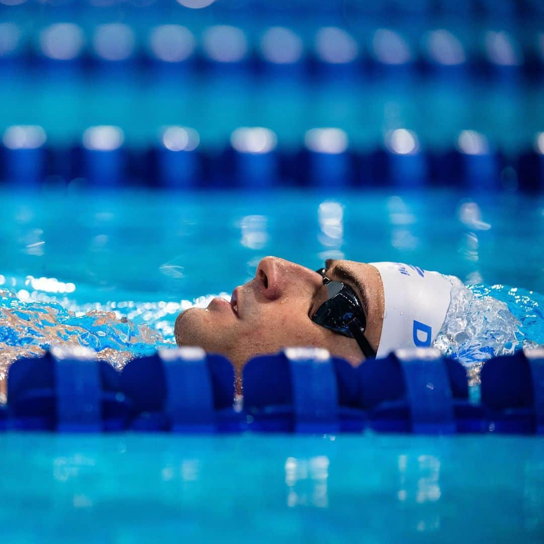 レオナルド・ジ・デウスさんのインスタグラム写真 - (レオナルド・ジ・デウスInstagram)「Primeira etapa do 3º match concluída!!!! Saiu mais uma medalha 🥈 nos 200 costas e 5º nos 50 costas ambas com melhor tempo da vida, além disso ainda fomos 5º no rev 4x100 medley 🤩🙏🏼!!! Obrigado pela torcida de todos e principalmente pelo trabalho @felipedomingues76 @samieelias @gustavoschirru , amanhã tem mais!!! Fiquem na torcida VALEUUUU!!!! #bolsapodio #unisanta #cde #sintasemormaii #familiamormaii #ldsports #islaquacenturions」11月2日 5時32分 - leogdeus