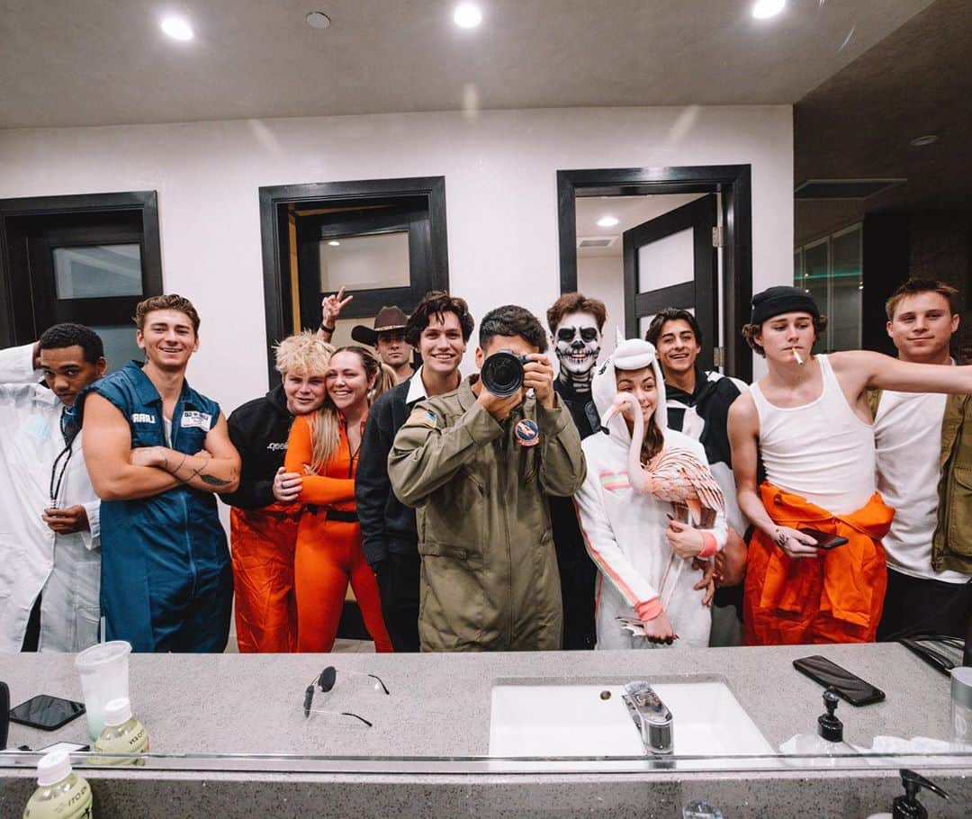 Bryant Eslavaのインスタグラム：「/ WHAT DID YOU DRESS UP AS FOR HALLOWEEN? 🎃💀🕸」
