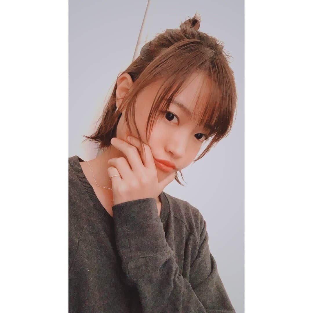 寺川里奈のインスタグラム：「親知らずが痛すぎて 何も食べれません。 そんな11月スタート🍁 でも、色々楽しむぞ。笑  #秋 #食欲の秋」