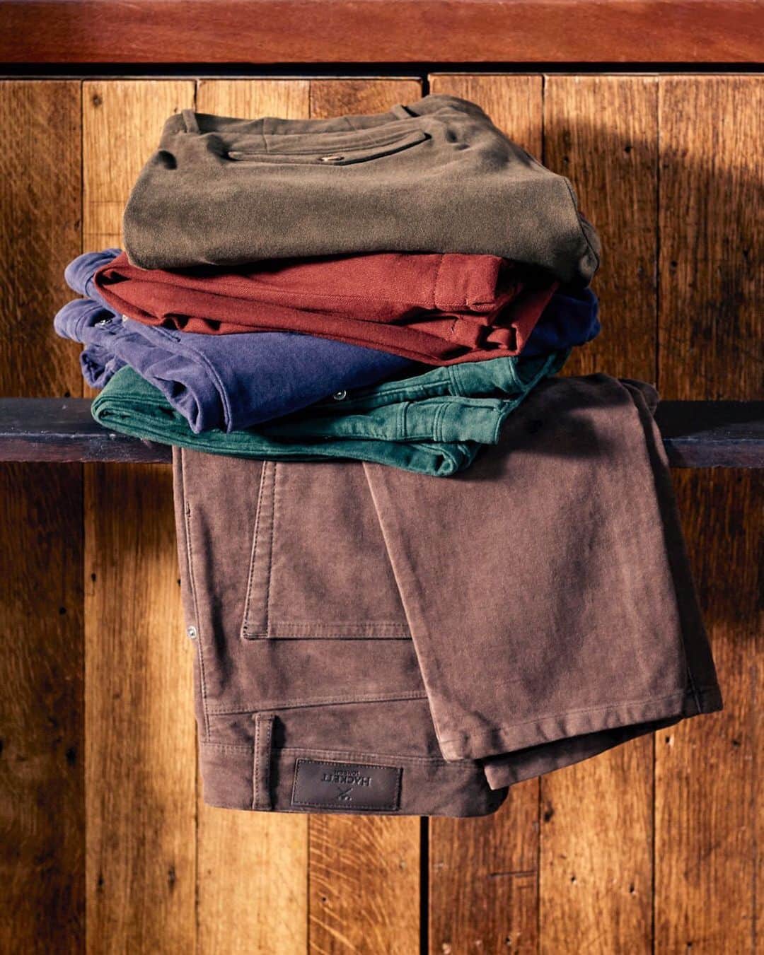 ハケットのインスタグラム：「This season’s moleskin trousers are crafted from a heavy cotton that’s as soft as it is hard-wearing. They’re smooth, they’re comfortable and they go with everything. #STAYHackett」