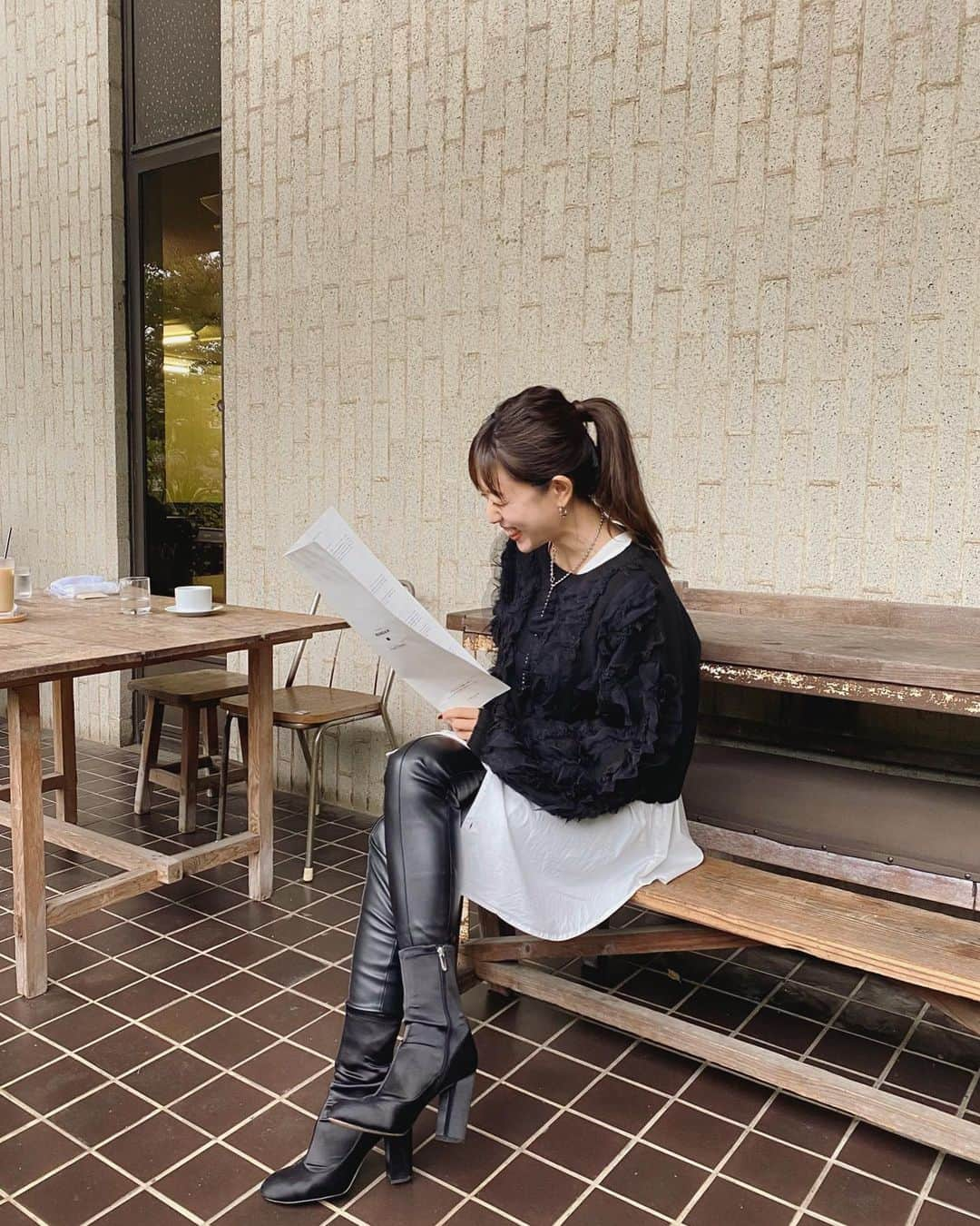 吉田佳菜さんのインスタグラム写真 - (吉田佳菜Instagram)「ㅤㅤㅤㅤㅤㅤㅤㅤㅤㅤㅤㅤㅤ ㅤㅤㅤㅤㅤㅤㅤㅤㅤㅤㅤㅤㅤ この日雨で寒かったけど、、 cafeのテラス席から見る静かな雨の景色が 風情があって居心地良かった☕️ ㅤㅤㅤㅤㅤㅤㅤㅤㅤㅤㅤㅤㅤ メニューが作家さんの名前とか 作品の名前になってて面白かったし 本がたくさんあったからまた行きたい！📚 ㅤㅤㅤㅤㅤㅤㅤㅤㅤㅤㅤㅤㅤ ㅤㅤㅤㅤㅤㅤㅤㅤㅤㅤㅤㅤㅤ #bundancafe #日本近代文学館  #ちわこの休日 #佳菜ログ #kana_chicode #ちわcode ㅤㅤㅤㅤㅤㅤㅤㅤㅤㅤㅤㅤㅤ」11月1日 21時17分 - yshdkana