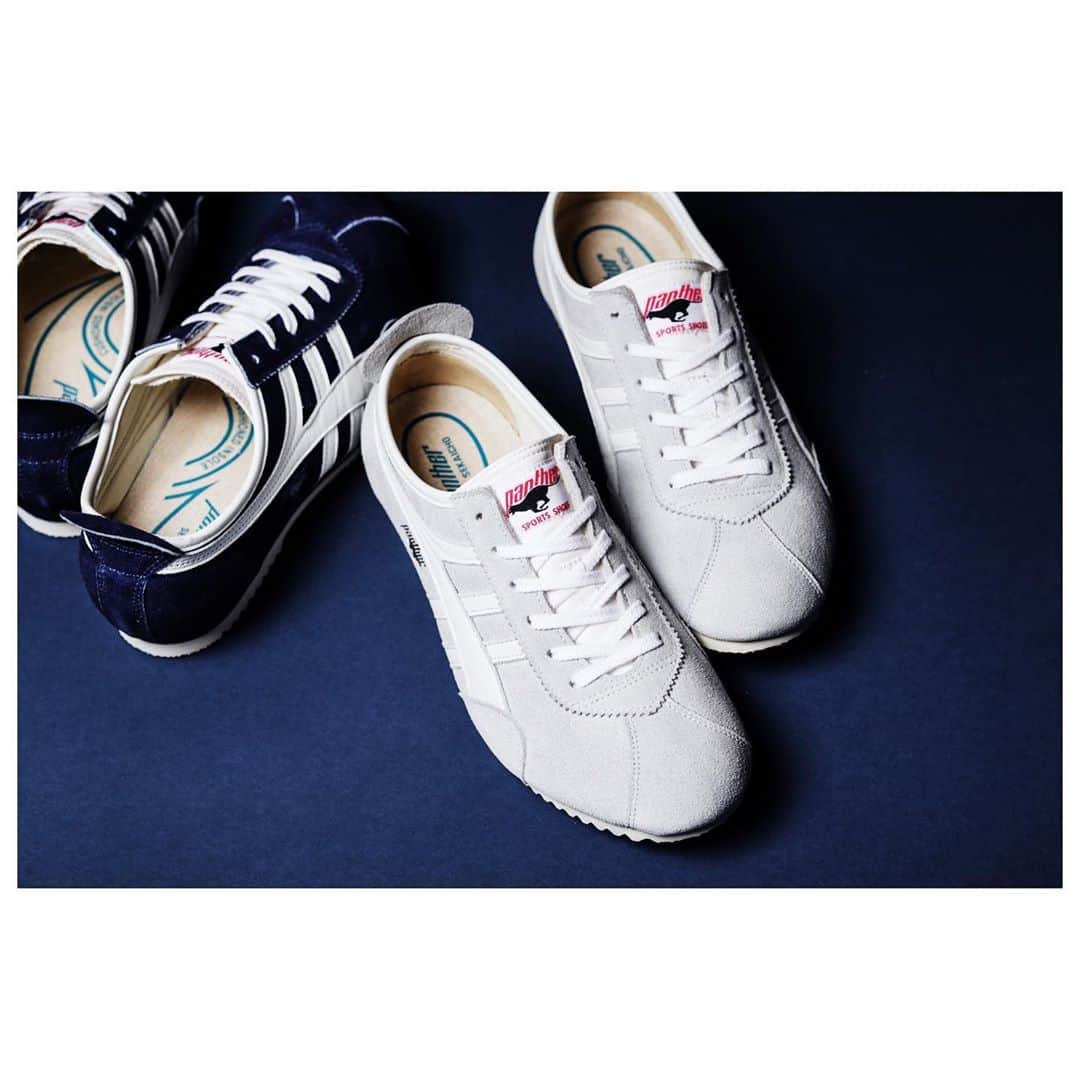 のインスタグラム：「. WOMEN’S PANTHER GT DELUXE col. OFF WHITE / NAVY MADE  IN JAPAN . ====================== モデル名：パンサーGTデラックス . col : オフホワイト、ネイビー スエード×スムースレザーのモデル . ユニセックスサイズ展開 ※写真はレディースサイズ . オーソライト社インソール使用 日本製 ====================== . . . #panthergtdeluxe #パンサースニーカー #パンサー #panther_jp」
