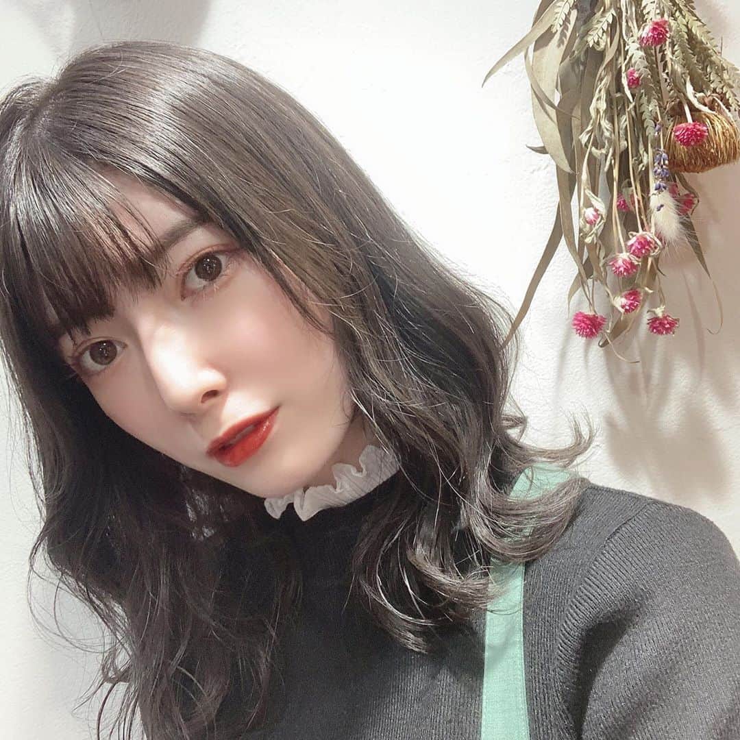 日下部美愛のインスタグラム：「🤍🥀  #photo #japan #model #me #hair #fashion #makeup #selfie #followme #instagood #camera #instadaily #dailylook」