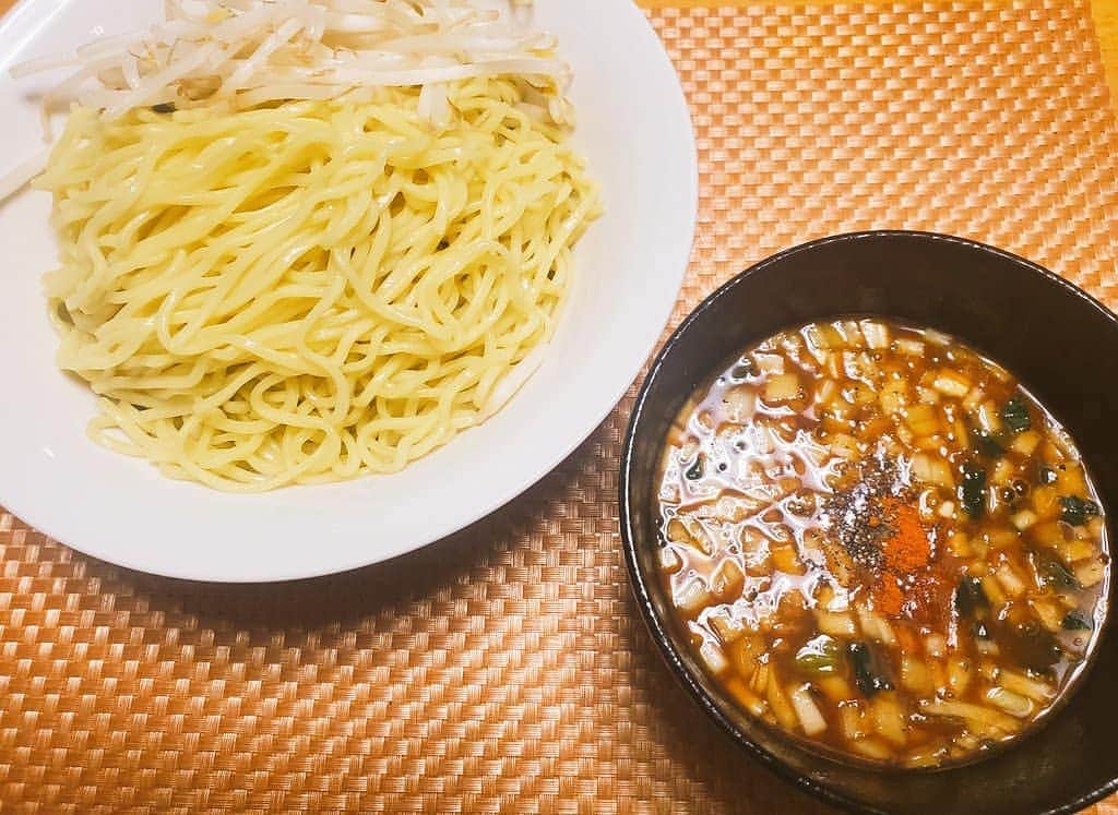 塩原康孝のインスタグラム：「市販のつけ麺大幅アレンジ。 和風カレーつけ麺に。  #料理記録  #料理男子  #料理」