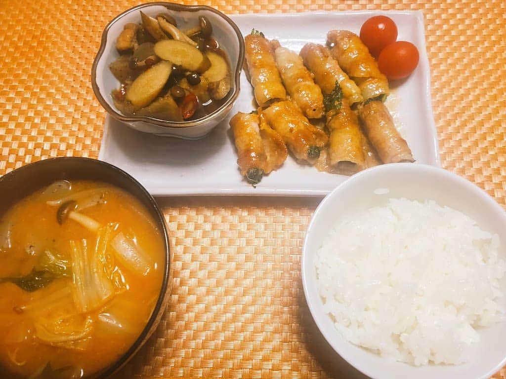 塩原康孝のインスタグラム：「豚梅シソ巻き  #料理記録  #料理男子  #料理」